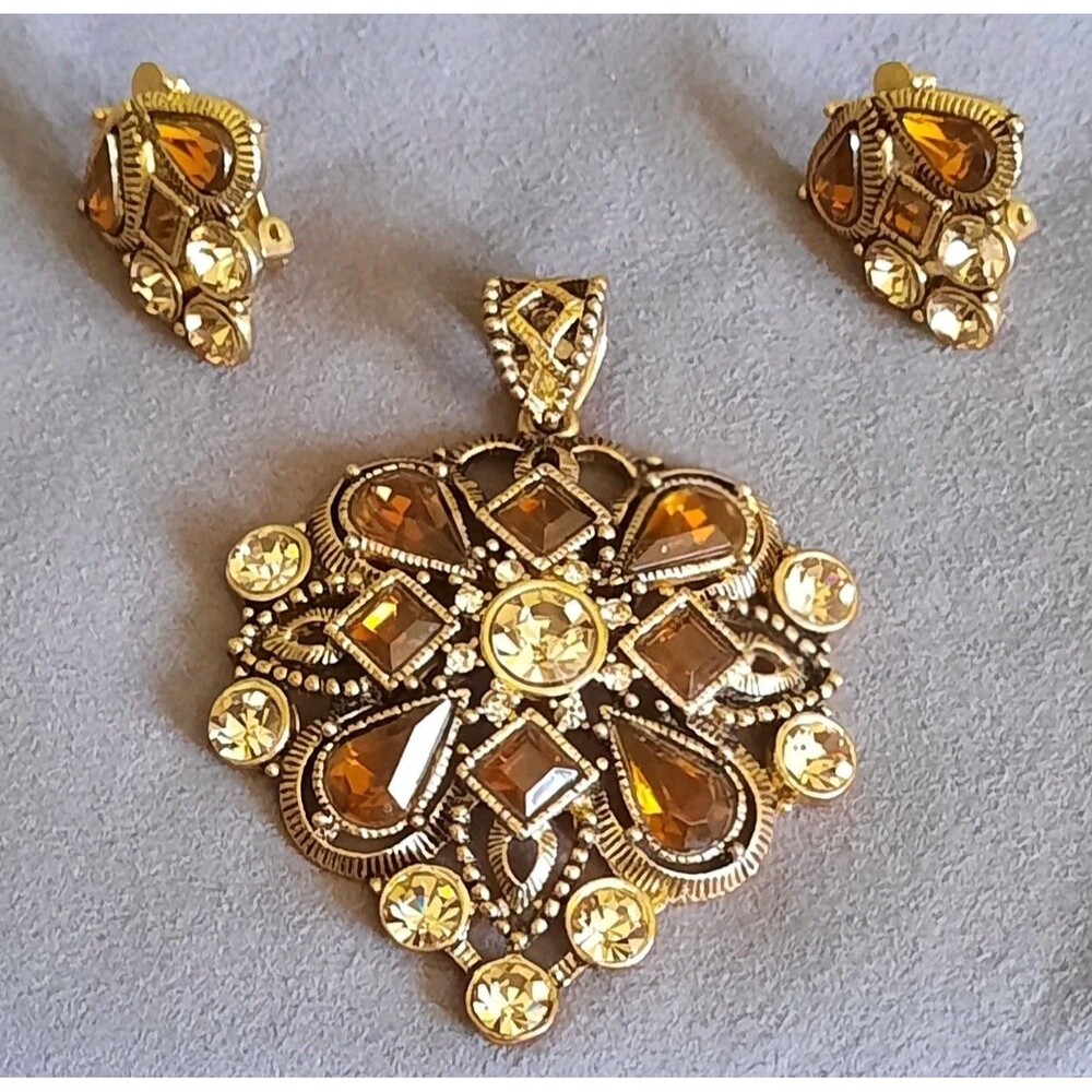 Vintage Ornate Large Gold Amber Brown Rhinestone Pendant & Clip on Earrings XLNT